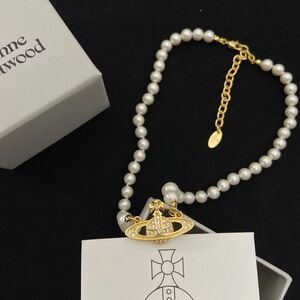 Gold and Pearl Necklace